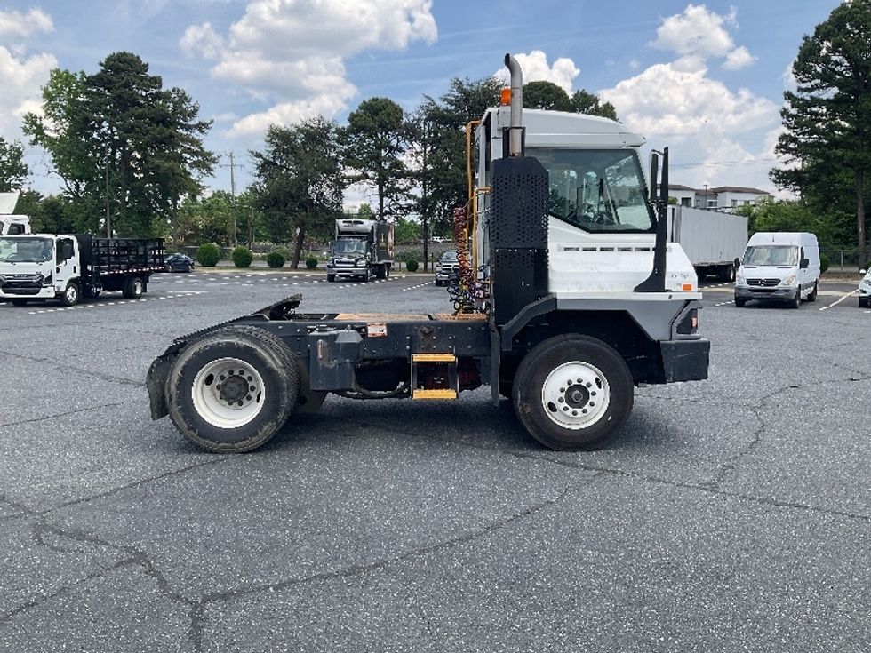 Yard Truck-Heavy Duty Tractors-Ottawa-2022-T2-Concord-NC-63,724\n\t\tmiles-$ 95,500 - Image 8