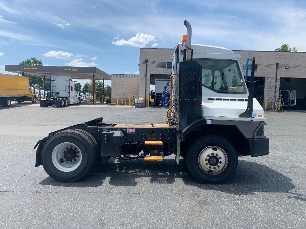 Yard Truck-Heavy Duty Tractors-Ottawa-2022-T2-Concord-NC-71,136\n\t\tmiles-$ 93,250 - Image 8