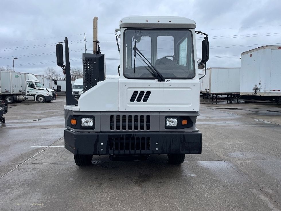 Yard Truck-Heavy Duty Tractors-Ottawa-2022-T2-Dallas-TX-19,139\n\t\tmiles-$ 111,000 - Image 2