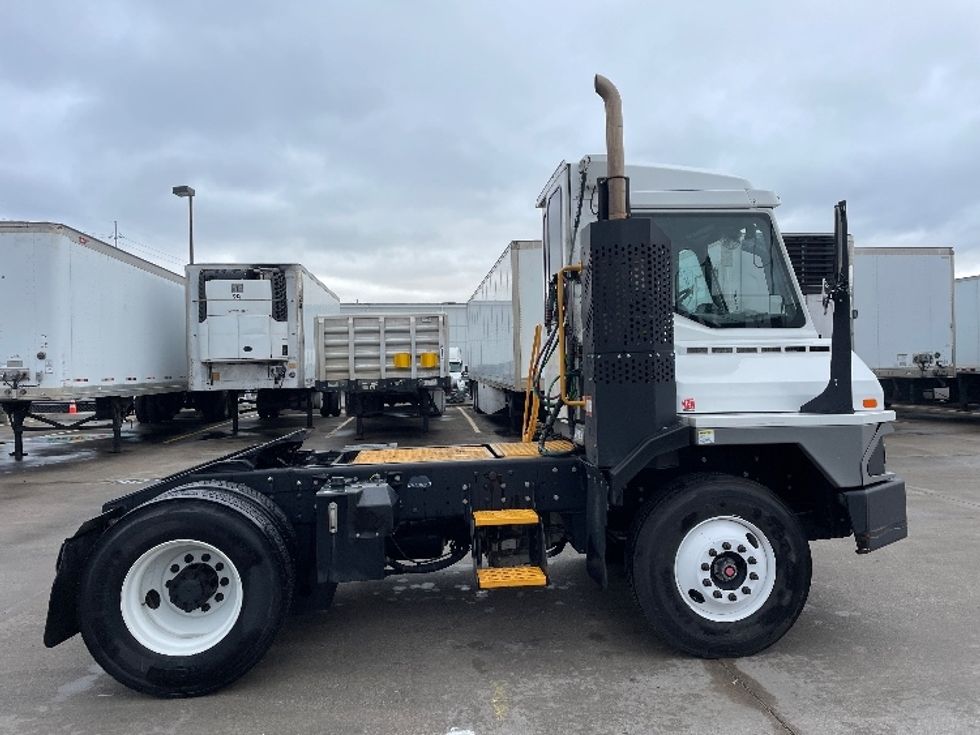 Yard Truck-Heavy Duty Tractors-Ottawa-2022-T2-Dallas-TX-19,139\n\t\tmiles-$ 111,000 - Image 8