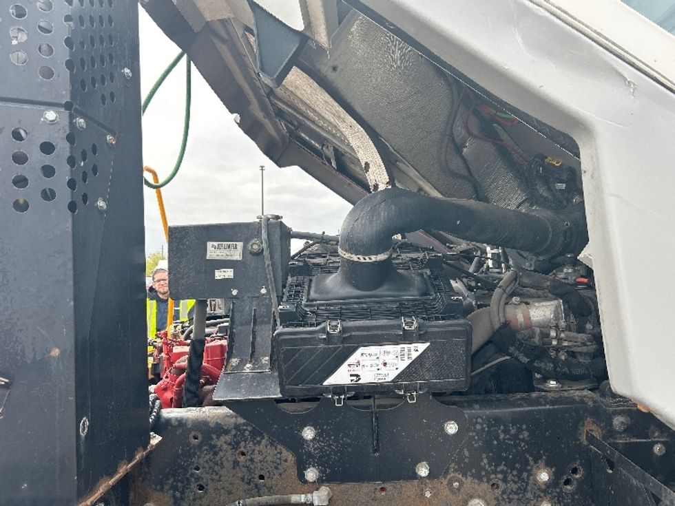 Yard Truck-Heavy Duty Tractors-Ottawa-2022-T2-Davenport-IA-84,420\n\t\tmiles-$ 108,750 - Image 15