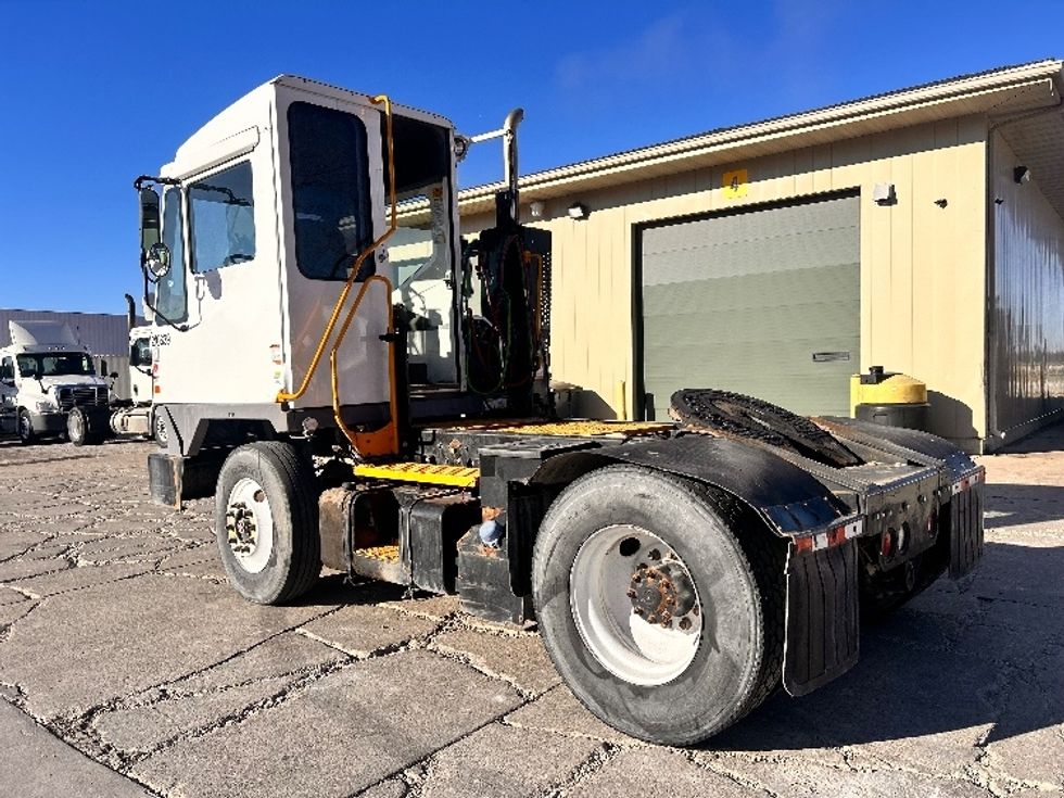 Yard Truck-Heavy Duty Tractors-Ottawa-2022-T2-East Chicago-IN-27,821\n\t\tmiles-$ 108,750 - Image 5