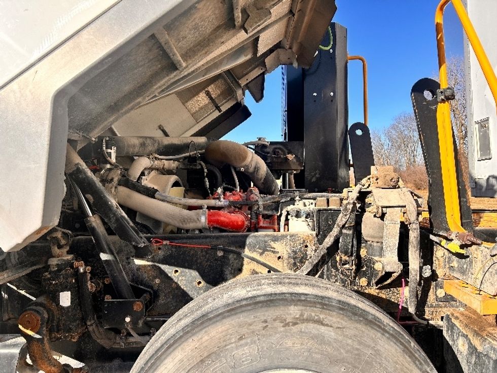 Yard Truck-Heavy Duty Tractors-Ottawa-2022-T2-East Chicago-IN-33,970\n\t\tmiles-$ 107,750 - Image 11