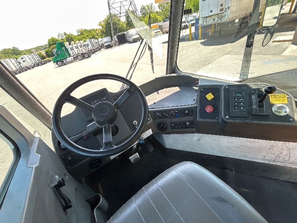 Yard Truck-Heavy Duty Tractors-Ottawa-2022-T2-Greensboro-NC-190,690\n\t\tmiles-$ 91,000 - Image 10