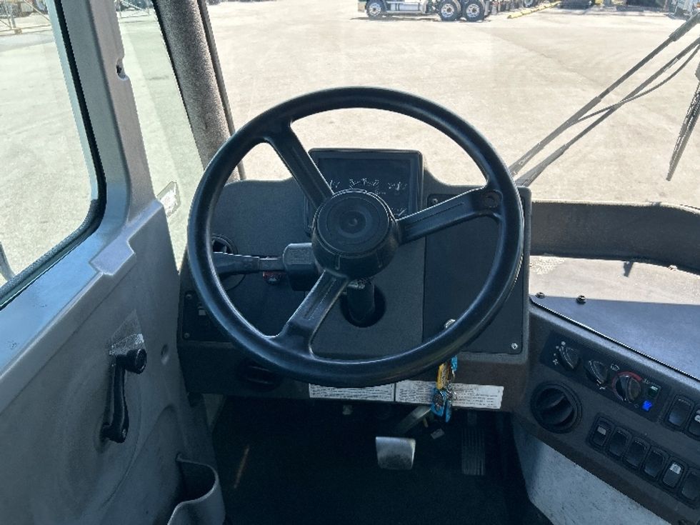 Yard Truck-Heavy Duty Tractors-Ottawa-2022-T2-Greensboro-NC-190,690\n\t\tmiles-$ 91,000 - Image 11
