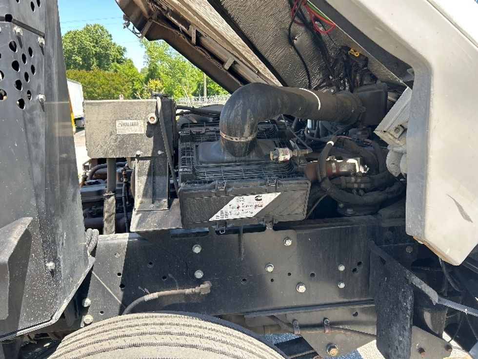 Yard Truck-Heavy Duty Tractors-Ottawa-2022-T2-Greensboro-NC-190,690\n\t\tmiles-$ 91,000 - Image 12