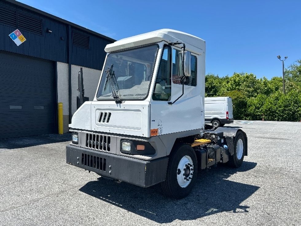 Yard Truck-Heavy Duty Tractors-Ottawa-2022-T2-Greensboro-NC-190,690\n\t\tmiles-$ 91,000 - Image 3