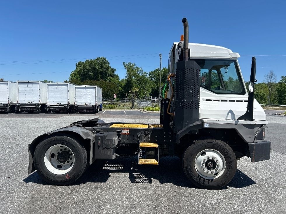 Yard Truck-Heavy Duty Tractors-Ottawa-2022-T2-Greensboro-NC-190,690\n\t\tmiles-$ 91,000 - Image 8