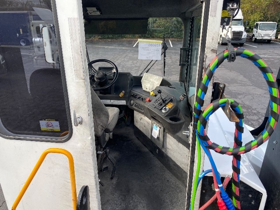 Yard Truck-Heavy Duty Tractors-Ottawa-2022-T2-Greensboro-NC-51,287\n\t\tmiles-$ 106,750 - Image 12