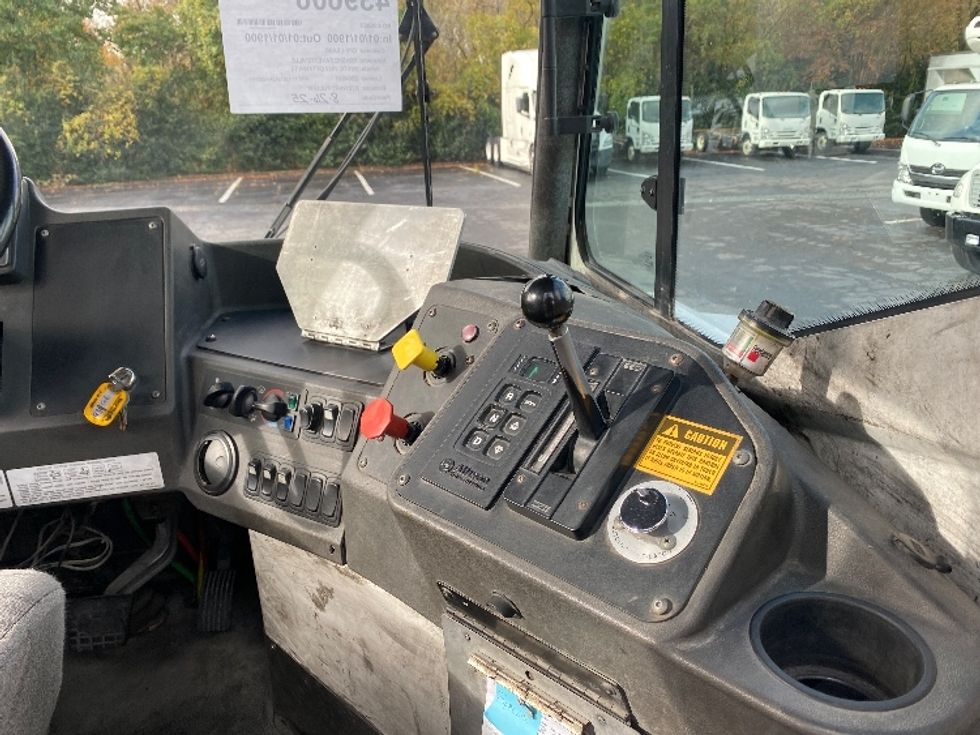 Yard Truck-Heavy Duty Tractors-Ottawa-2022-T2-Greensboro-NC-56,092\n\t\tmiles-$ 105,000 - Image 13