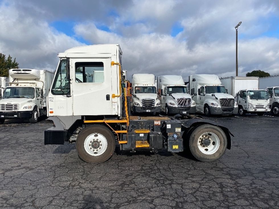 Yard Truck-Heavy Duty Tractors-Ottawa-2022-T2-Greensboro-NC-56,092\n\t\tmiles-$ 105,000 - Image 4