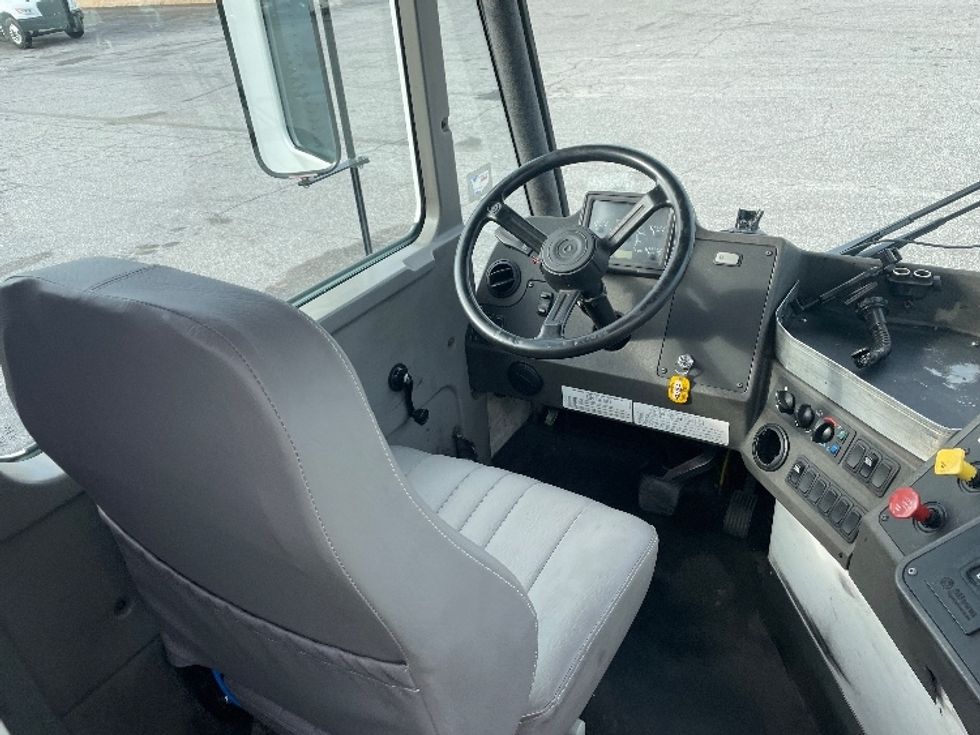 Yard Truck-Heavy Duty Tractors-Ottawa-2022-T2-Greenville-SC-31,596\n\t\tmiles-$ 102,750 - Image 10