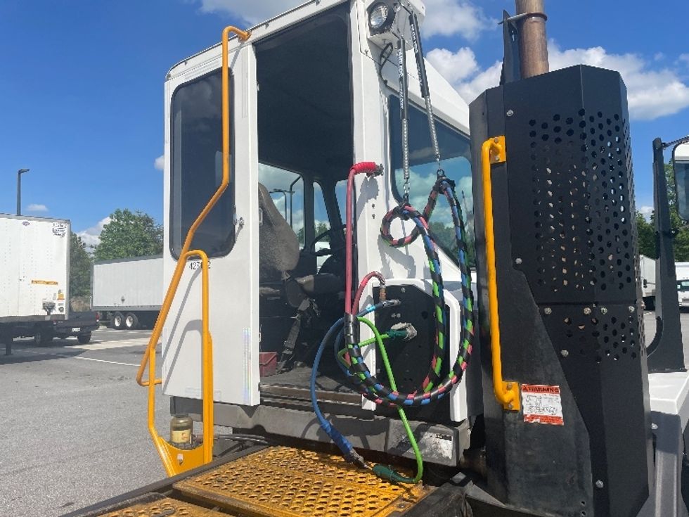 Yard Truck-Heavy Duty Tractors-Ottawa-2022-T2-Greenville-SC-31,596\n\t\tmiles-$ 102,750 - Image 12