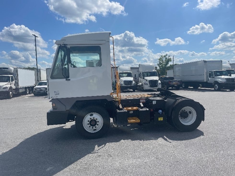 Yard Truck-Heavy Duty Tractors-Ottawa-2022-T2-Greenville-SC-31,596\n\t\tmiles-$ 102,750 - Image 4