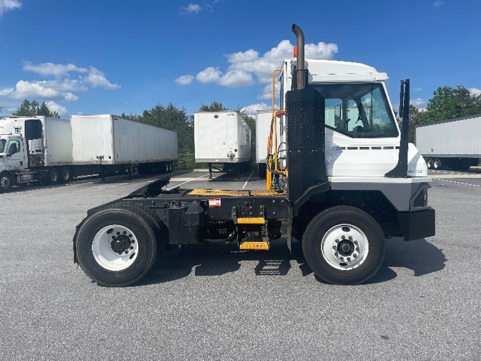Yard Truck-Heavy Duty Tractors-Ottawa-2022-T2-Greenville-SC-31,596\n\t\tmiles-$ 102,750 - Image 8