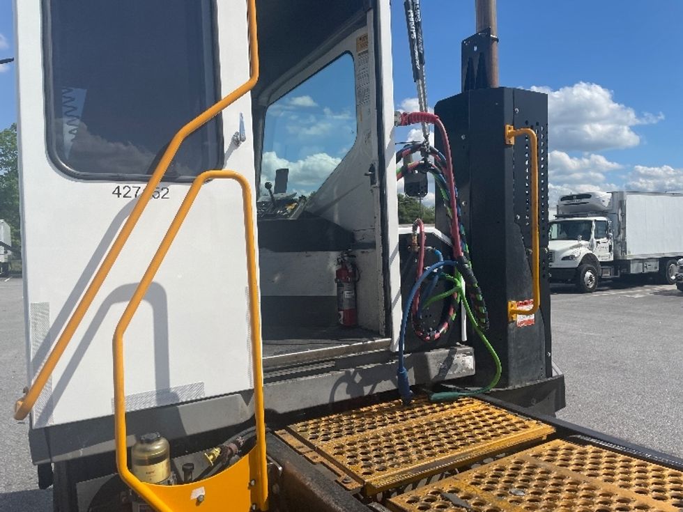 Yard Truck-Heavy Duty Tractors-Ottawa-2022-T2-Greenville-SC-31,596\n\t\tmiles-$ 102,750 - Image 9