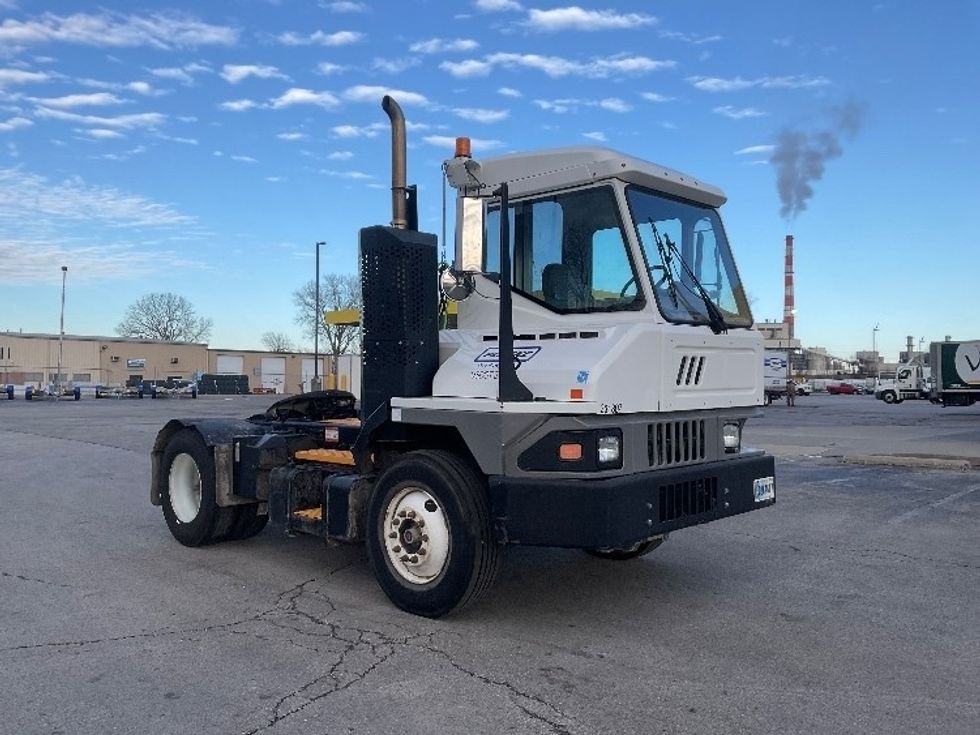 Yard Truck-Heavy Duty Tractors-Ottawa-2022-T2-Kansas City-MO-20,461\n\t\tmiles-$ 108,250 - Image 1