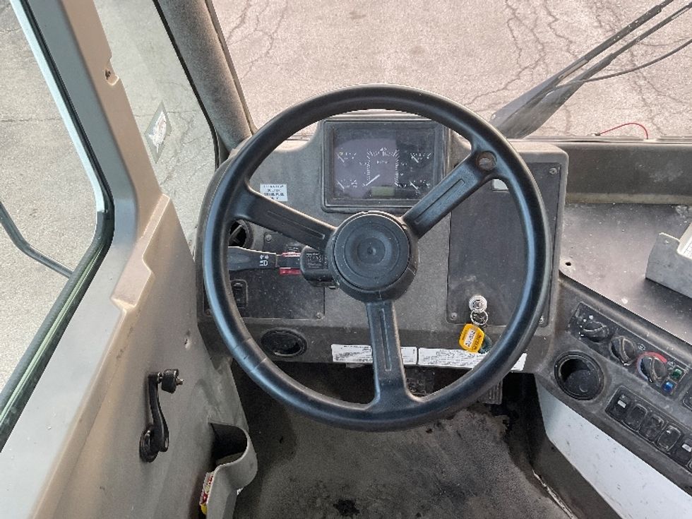 Yard Truck-Heavy Duty Tractors-Ottawa-2022-T2-Kansas City-MO-20,461\n\t\tmiles-$ 108,250 - Image 10