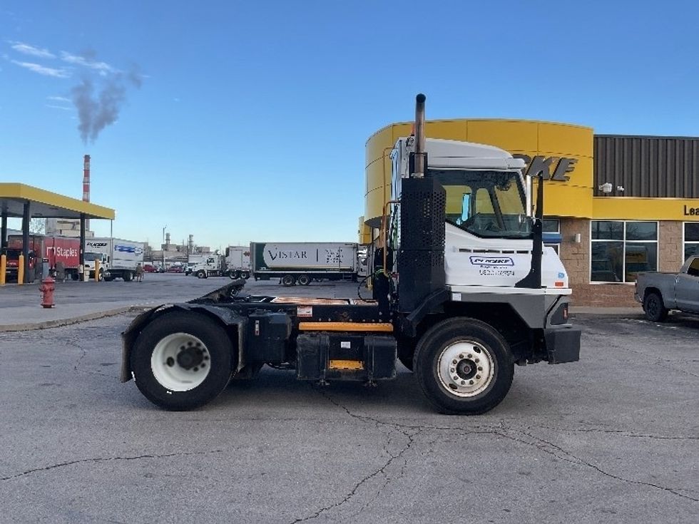 Yard Truck-Heavy Duty Tractors-Ottawa-2022-T2-Kansas City-MO-20,461\n\t\tmiles-$ 108,250 - Image 8