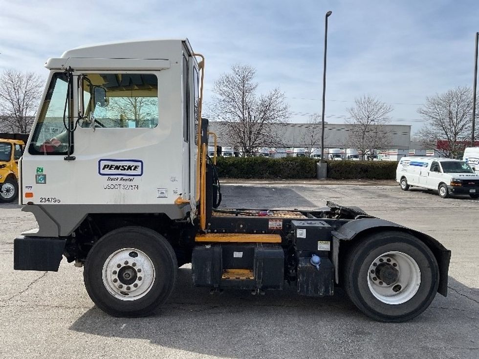 Yard Truck-Heavy Duty Tractors-Ottawa-2022-T2-Kansas City-MO-24,126\n\t\tmiles-$ 108,500 - Image 4