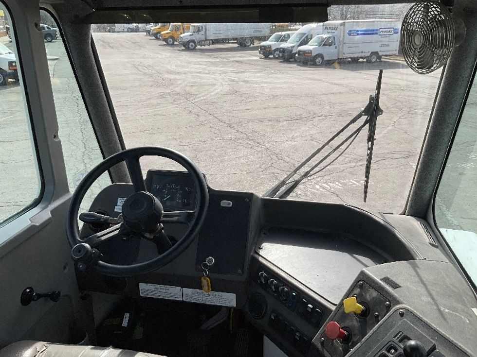 Yard Truck-Heavy Duty Tractors-Ottawa-2022-T2-Kansas City-MO-24,126\n\t\tmiles-$ 108,500 - Image 9