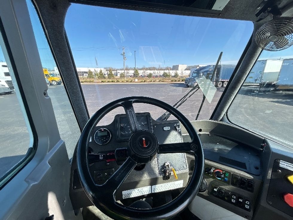 Yard Truck-Heavy Duty Tractors-Ottawa-2022-T2-Madison-AL-69,239\n\t\tmiles-$ 100,500 - Image 11