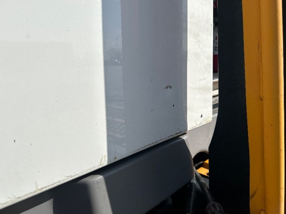 Yard Truck-Heavy Duty Tractors-Ottawa-2022-T2-Madison-AL-69,239\n\t\tmiles-$ 100,500 - Image 19