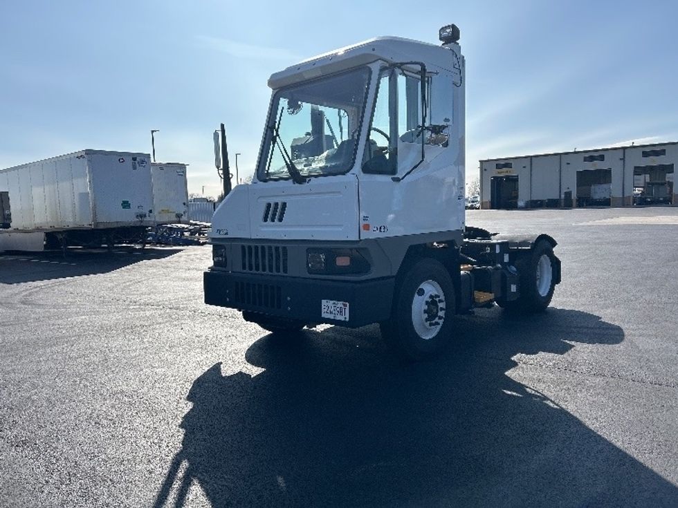 Yard Truck-Heavy Duty Tractors-Ottawa-2022-T2-Madison-AL-69,239\n\t\tmiles-$ 100,500 - Image 3