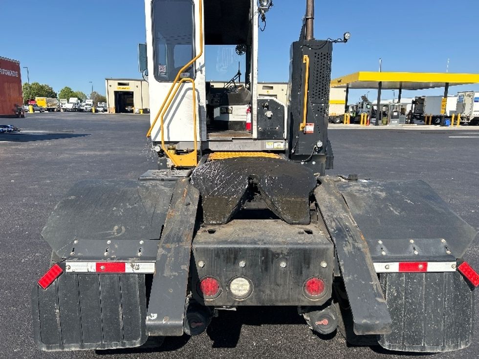 Yard Truck-Heavy Duty Tractors-Ottawa-2022-T2-Madison-AL-70,982\n\t\tmiles-$ 100,250 - Image 6