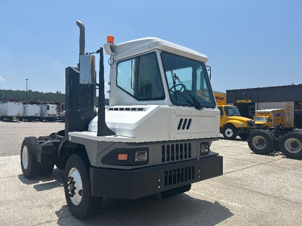 Yard Truck-Heavy Duty Tractors-Ottawa-2022-T2-Prince George-VA-26,137\n\t\tmiles-$ 89,000 - Image 1