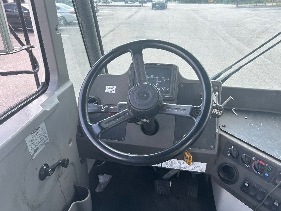 Yard Truck-Heavy Duty Tractors-Ottawa-2022-T2-Prince George-VA-26,137\n\t\tmiles-$ 89,000 - Image 11