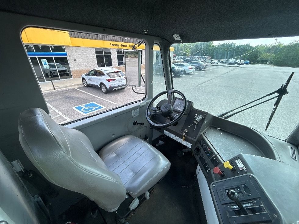 Yard Truck-Heavy Duty Tractors-Ottawa-2022-T2-Prince George-VA-26,137\n\t\tmiles-$ 89,000 - Image 14