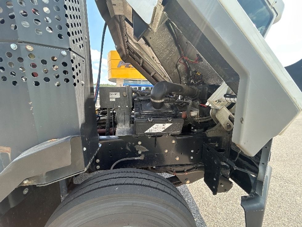 Yard Truck-Heavy Duty Tractors-Ottawa-2022-T2-Prince George-VA-26,137\n\t\tmiles-$ 89,000 - Image 15