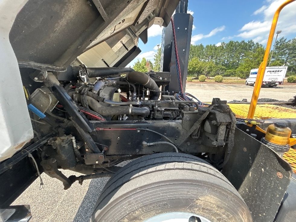 Yard Truck-Heavy Duty Tractors-Ottawa-2022-T2-Prince George-VA-26,137\n\t\tmiles-$ 89,000 - Image 16