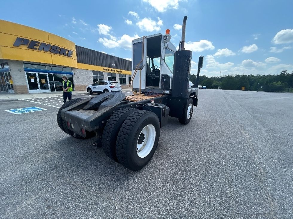 Yard Truck-Heavy Duty Tractors-Ottawa-2022-T2-Prince George-VA-26,137\n\t\tmiles-$ 89,000 - Image 7