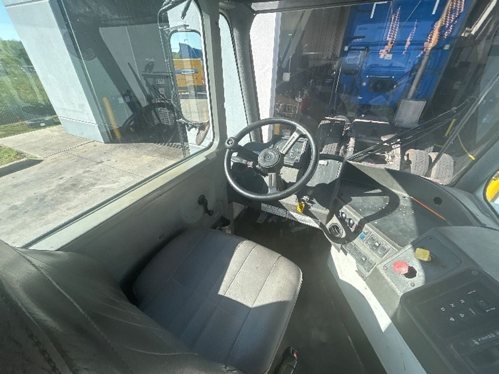Yard Truck-Heavy Duty Tractors-Ottawa-2022-T2-Waco-TX-47,408\n\t\tmiles-$ 108,000 - Image 10