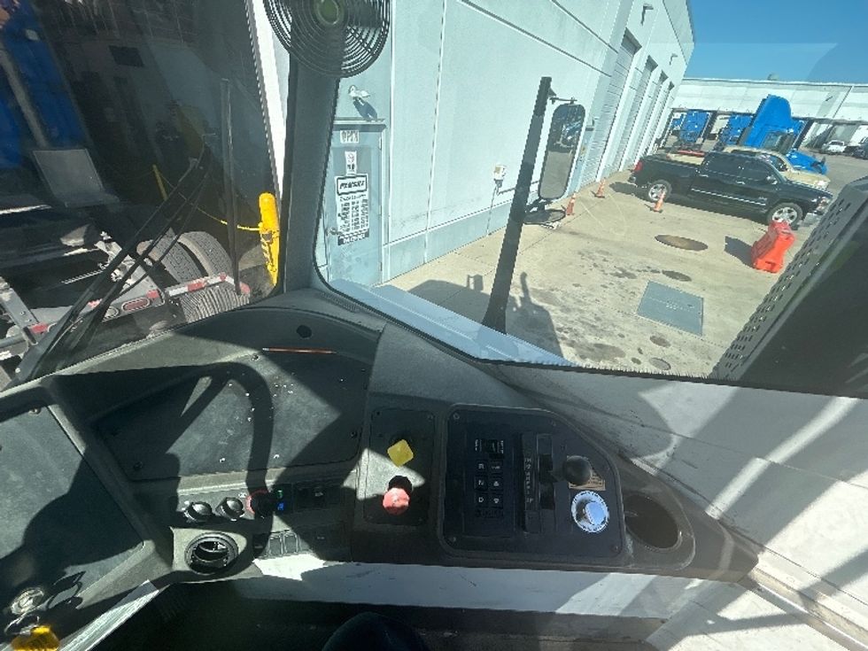 Yard Truck-Heavy Duty Tractors-Ottawa-2022-T2-Waco-TX-47,408\n\t\tmiles-$ 108,000 - Image 12