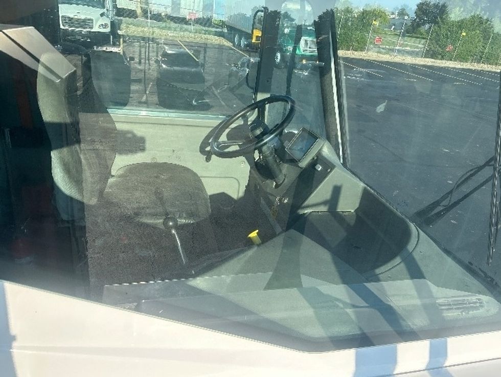 Yard Truck-Heavy Duty Tractors-Ottawa-2023-T2-Indianapolis-IN-60,682\n\t\tmiles-$ 99,500 - Image 12
