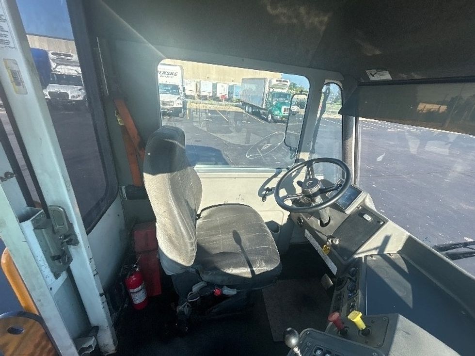Yard Truck-Heavy Duty Tractors-Ottawa-2023-T2-Indianapolis-IN-60,682\n\t\tmiles-$ 99,500 - Image 14