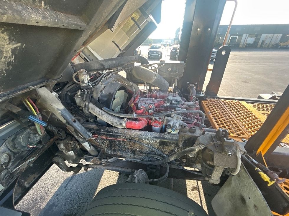 Yard Truck-Heavy Duty Tractors-Ottawa-2023-T2-Indianapolis-IN-60,682\n\t\tmiles-$ 99,500 - Image 16