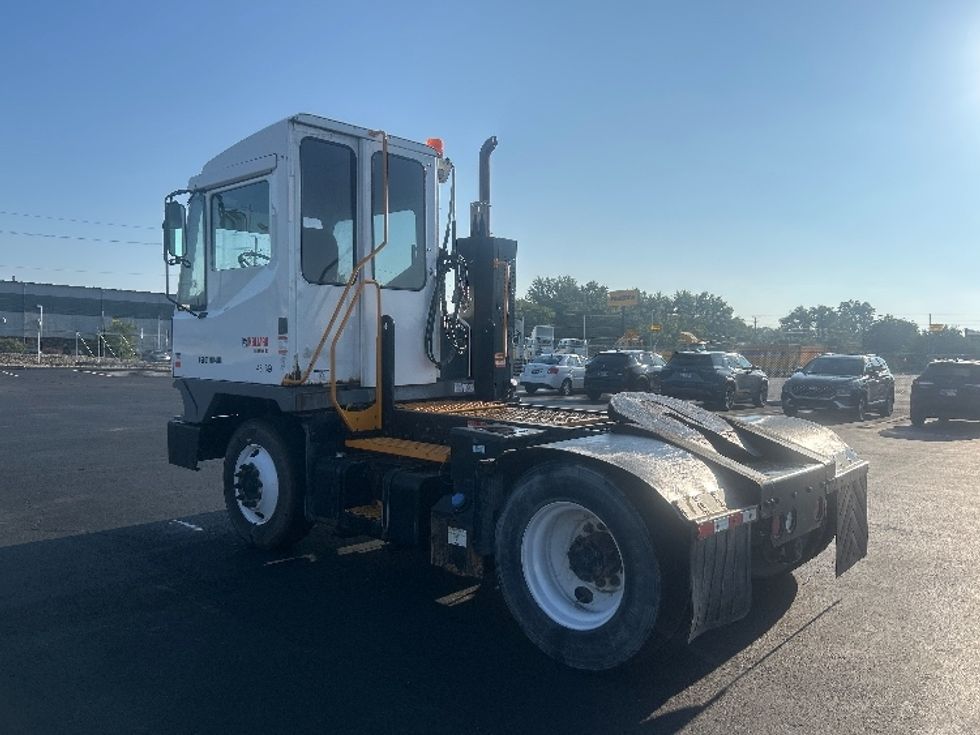 Yard Truck-Heavy Duty Tractors-Ottawa-2023-T2-Indianapolis-IN-60,682\n\t\tmiles-$ 99,500 - Image 5