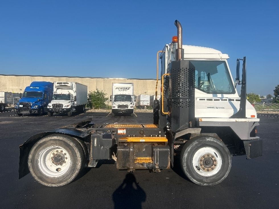 Yard Truck-Heavy Duty Tractors-Ottawa-2023-T2-Indianapolis-IN-60,682\n\t\tmiles-$ 99,500 - Image 8