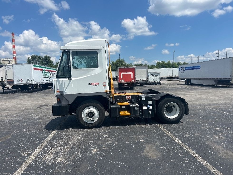 Yard Truck-Heavy Duty Tractors-Ottawa-2023-T2-Kansas City-MO-10,739\n\t\tmiles-$ 115,250 - Image 4