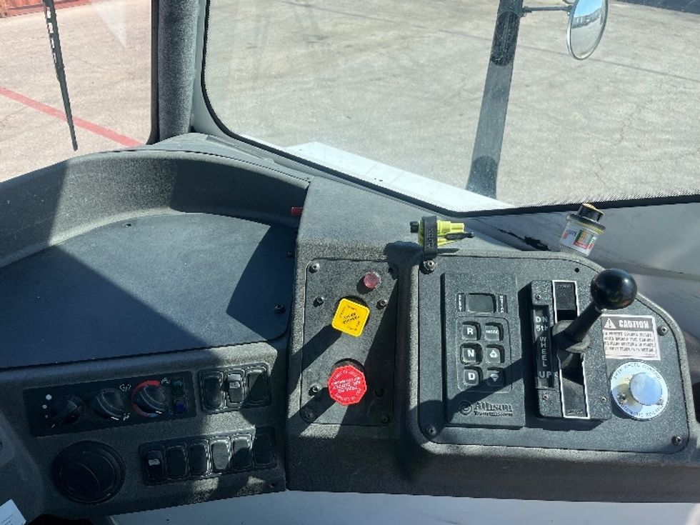 Yard Truck-Heavy Duty Tractors-Ottawa-2023-T2-Temple-TX-10,094\n\t\tmiles-$ 126,000 - Image 11