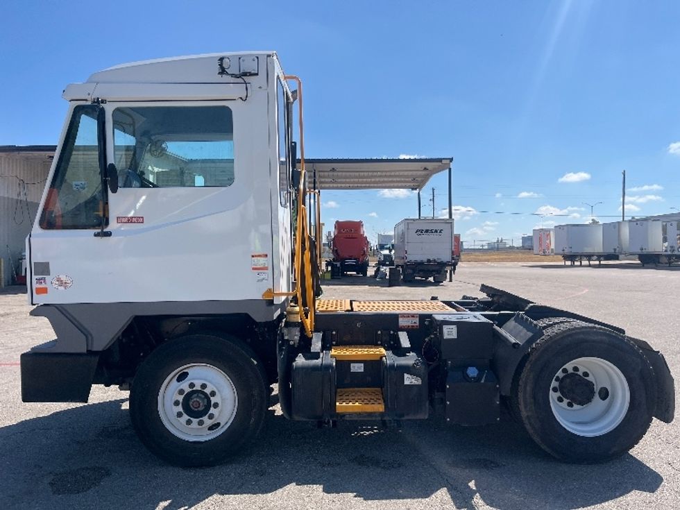 Yard Truck-Heavy Duty Tractors-Ottawa-2023-T2-Temple-TX-10,094\n\t\tmiles-$ 126,000 - Image 4