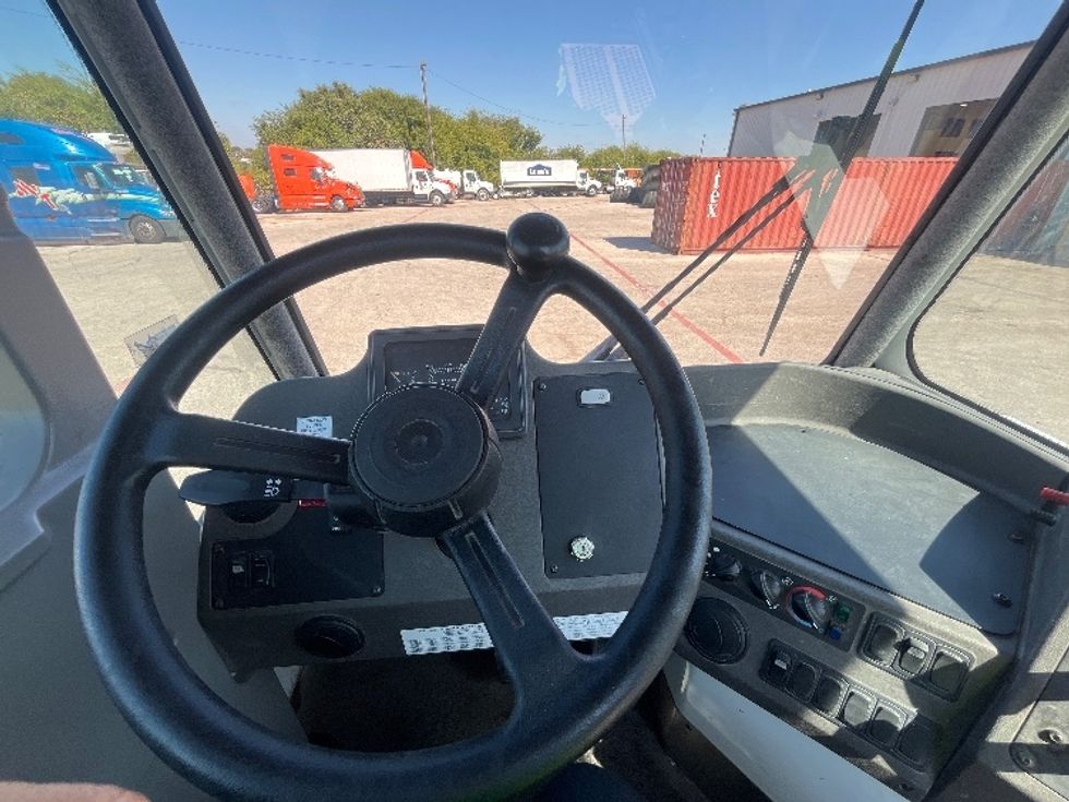 Yard Truck-Heavy Duty Tractors-Ottawa-2023-T2-Temple-TX-10,094\n\t\tmiles-$ 126,000 - Image 9