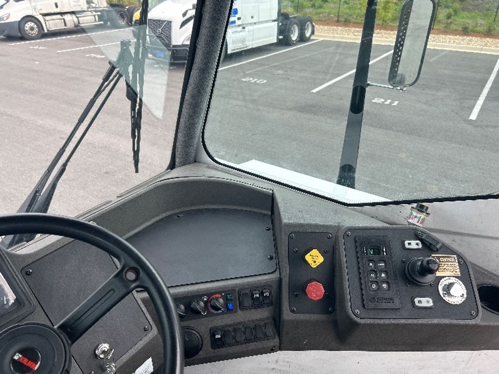 Yard Truck-Heavy Duty Tractors-Ottawa-2024-T2-Shreveport-LA-4,127\n\t\tmiles-$ 141,250 - Image 10
