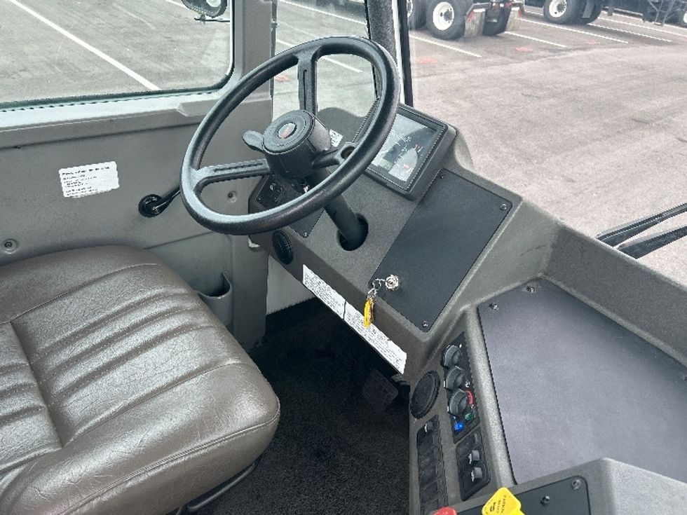 Yard Truck-Heavy Duty Tractors-Ottawa-2024-T2-Shreveport-LA-4,127\n\t\tmiles-$ 141,250 - Image 12
