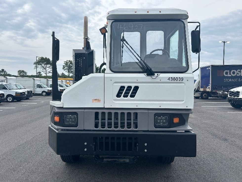 Yard Truck-Heavy Duty Tractors-Ottawa-2024-T2-Shreveport-LA-4,127\n\t\tmiles-$ 141,250 - Image 2