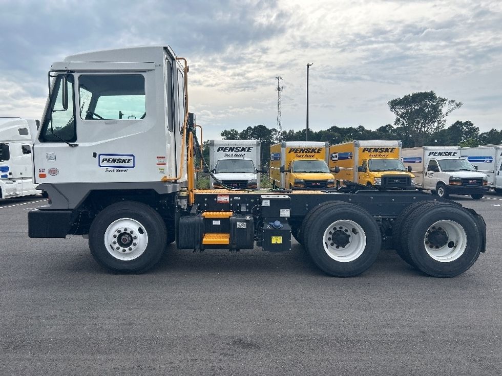 Yard Truck-Heavy Duty Tractors-Ottawa-2024-T2-Shreveport-LA-4,127\n\t\tmiles-$ 141,250 - Image 4